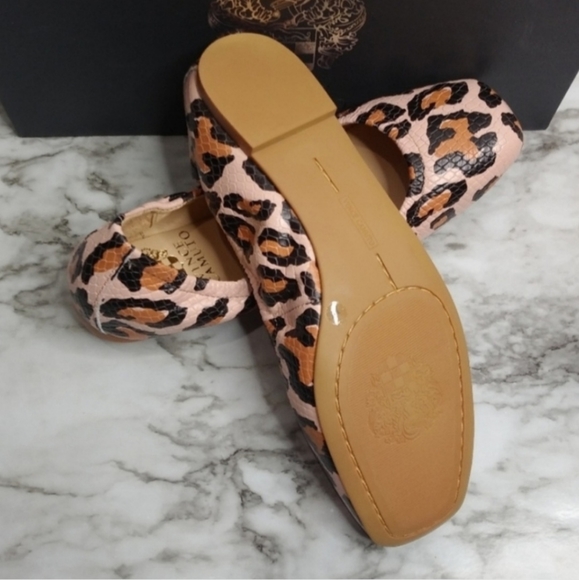Vince Camuto Brindin Leopard flats size 7 - Picture 6 of 6